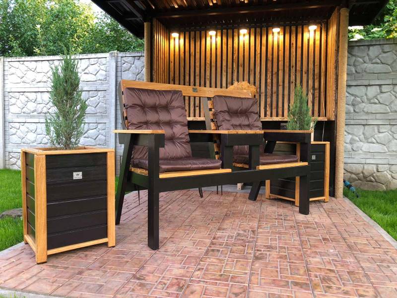 Чим обробити садові патіо, альтанки та меблі з натурального дерева? Чим обробити садові патіо, альтанки та меблі з натурального дерева?